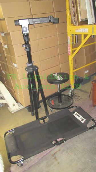 lot 266 image: IronTon mechanics stool, Duralast folding mechanics creeper and Spin Doctor pro G3 repair stand