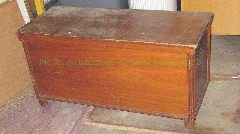 lot 265 image: Solid wood hinged lid hand made storage chest