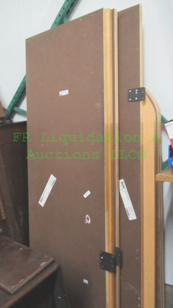 lot 133 image: Haworth commercial bullet & rectangle top desk extensions