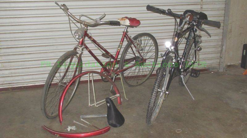 lot 142 image: Schwinn Woodlands mountain bike and Schwinn ....