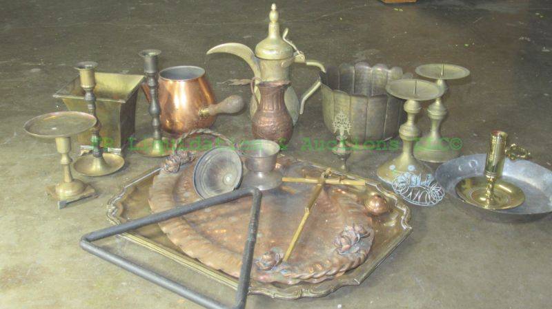 lot 224 image: Assorted brassware as shown