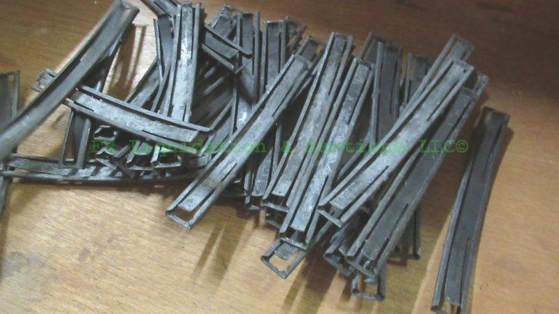 lot 298 image: SKS rifle ammunition strip clips