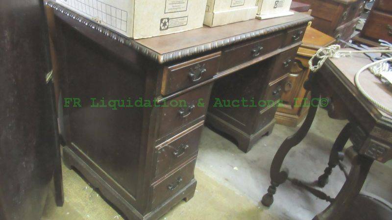 lot 283 image: Vintage mid-century double pedstal wood desk 29 x 43 x 22