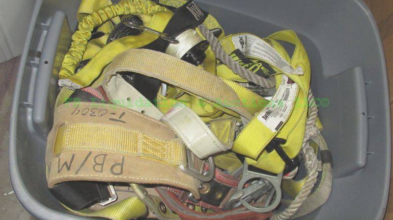 lot 271 image: Safewaze safety harnesses