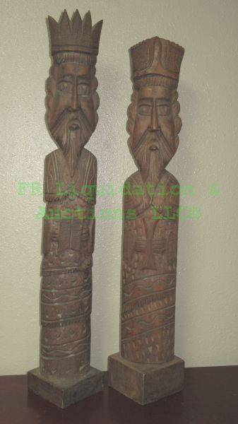 lot 320 image: Vintage Alfio Catalano hand carved kings statue made in Italy, 27 & 29 tall each