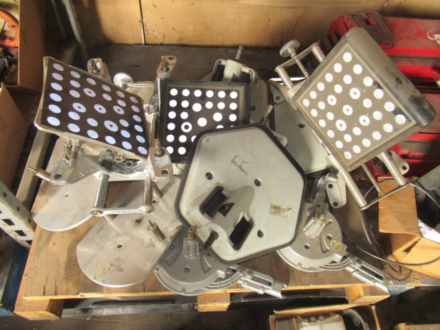 lot 49 image: HUNTER TARGETS FOR ALIGNMENT MACHINE