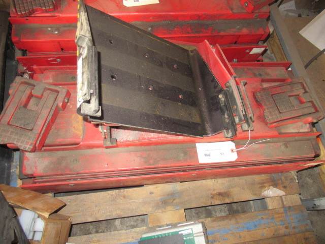 lot 51 image: HUNTER ROLLING JACK 4500#  133-63-1