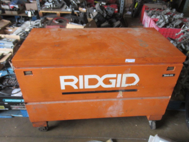 lot 55 image: RIDGID JOB BOX ON CASTERS