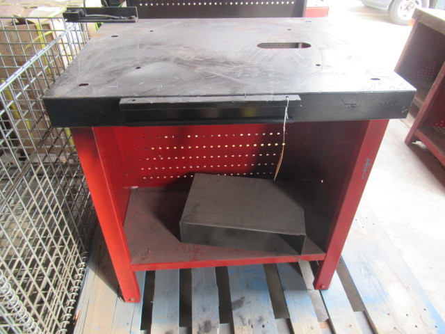 lot 64 image: BRAKE LATHE BENCH WITH CHIP TRAY