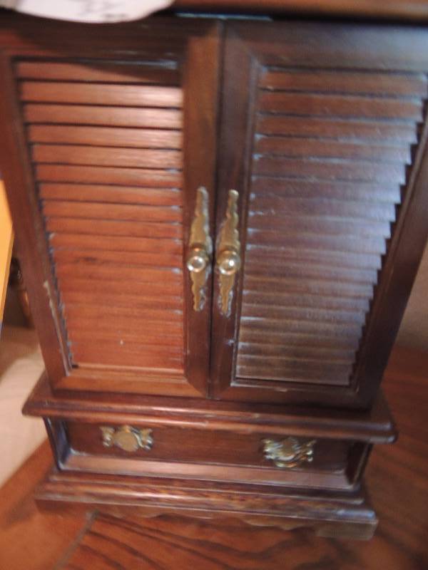lot 22 image: 8 candle holder, wooden jewelry box