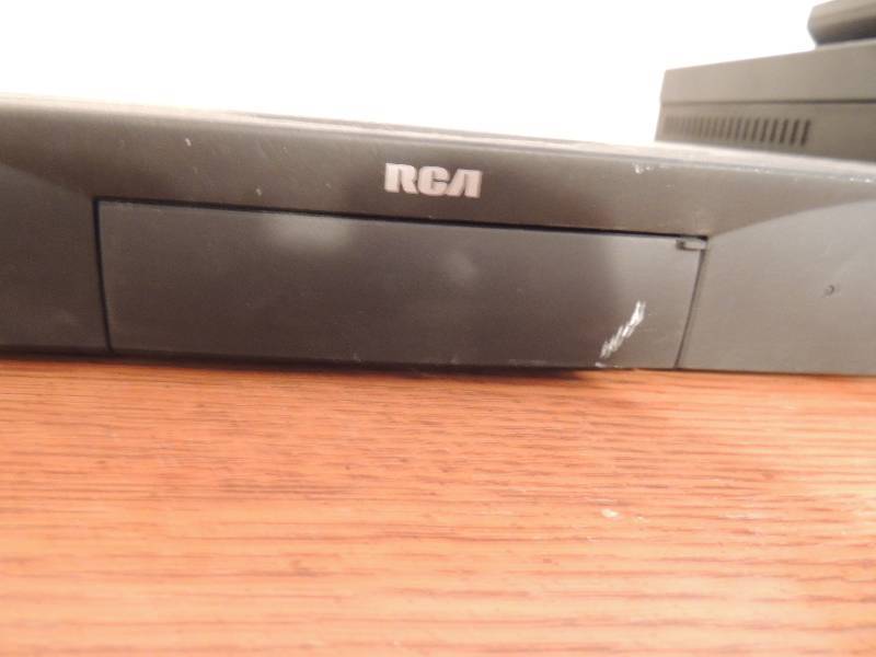 lot 42 image: Sharp VHS HQ VCA410 VCR