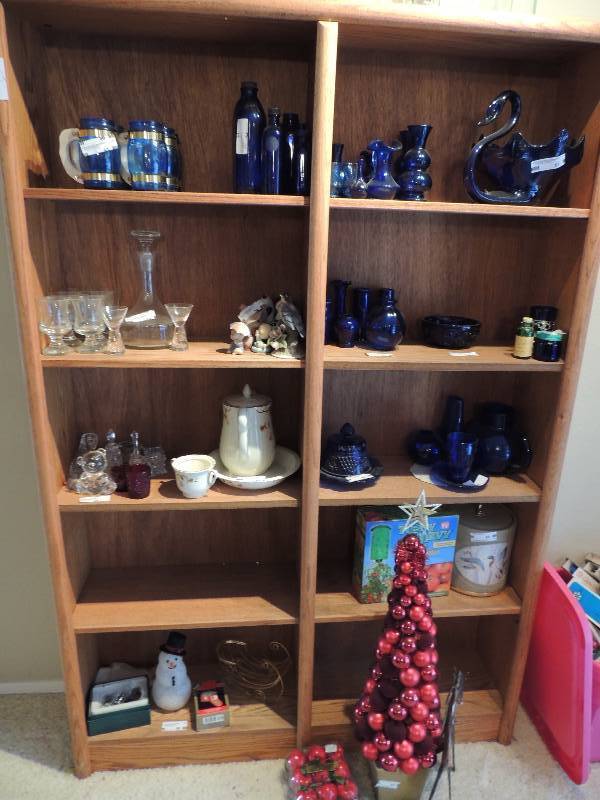 lot 50 image: 10 section wooden book case 70x47 - no comtents