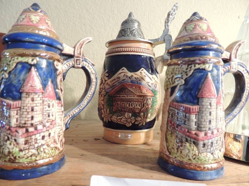 lot 51 image: Various glasses, arizona tea, VAFA arab football, pepsi light up glass, etc.