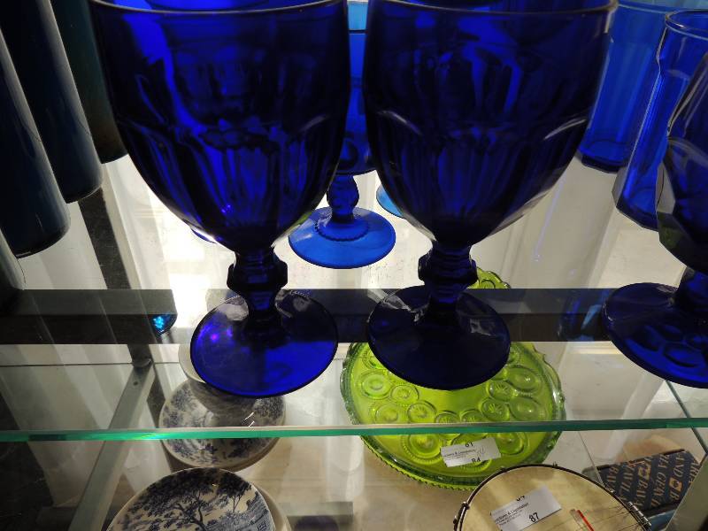 lot 81 image: 4 sherbet glasses, 5 cobalt blue glasses, 2 blue glasses made in France