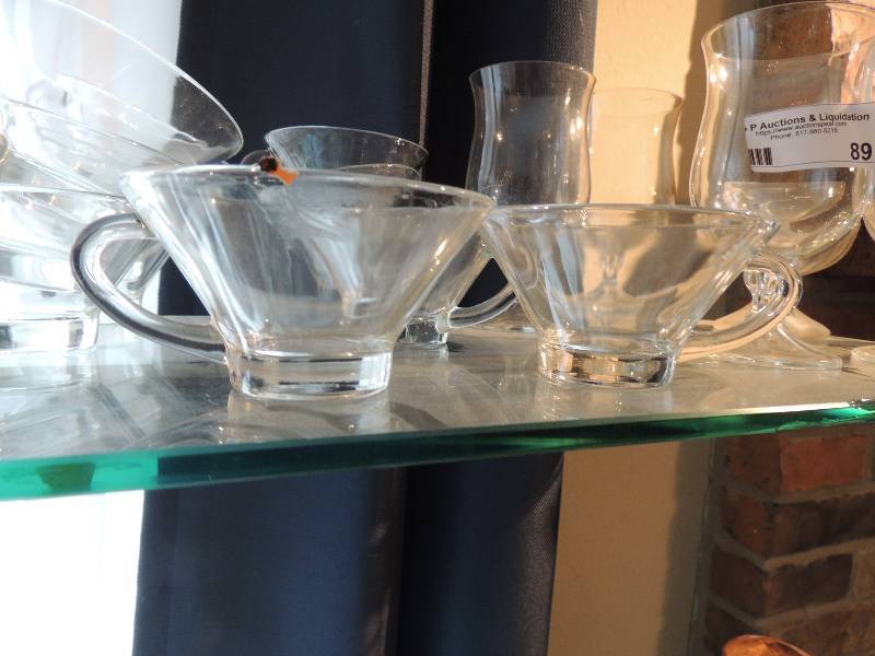 lot 89 image: 12 teacups, 4 wine glasses ,1 sherbet  glass