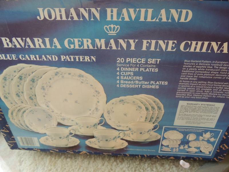 lot 100 image: Johann Haviland china- 4 dinner plates, 4 cups, 4 saucers, 4 bread and butter plates,4 dessert plates,
