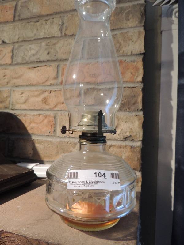 lot 104 image: Kerosene lamp