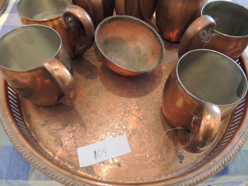 lot 109 image: Copper Moscow mule cups x7,  bowl and 15 tray