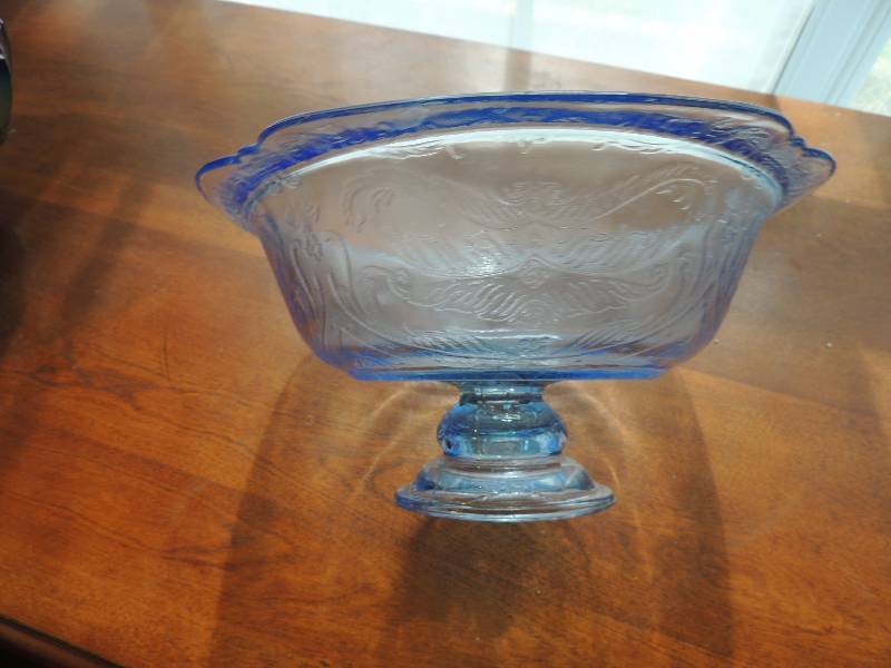 lot 122 image: TRANS Blue  DEPRESSION GLASS fruit bowl