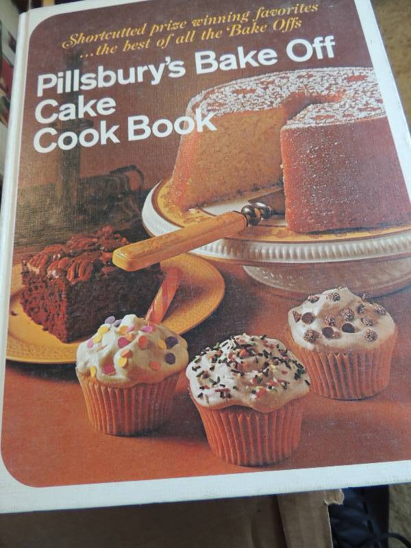 lot 124 image: Box of cook books more than 30 Art of cooking, Taste of home cooking 1980 american legion, German cooking etc.