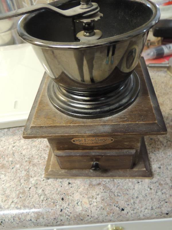 lot 168 image: Italian LADEL , COFFEE GRINDER,  AND MICROWAVE BACON COOKER