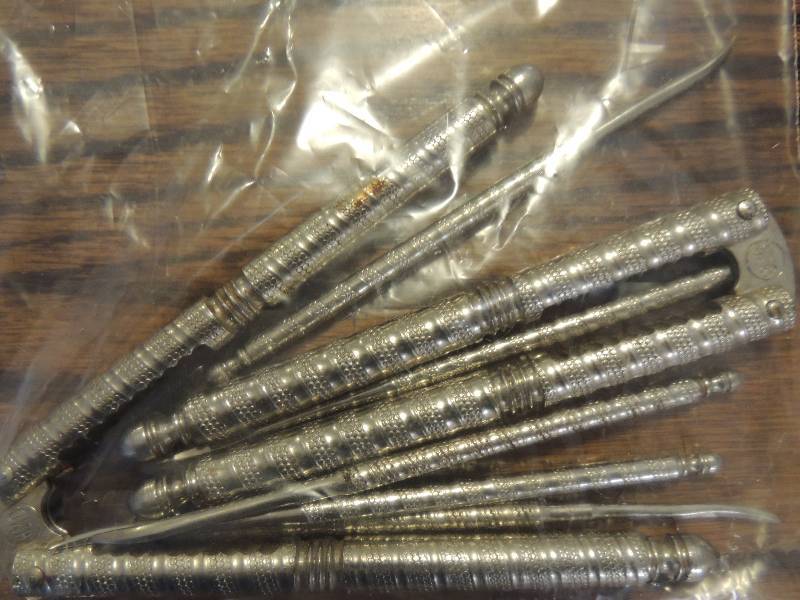lot 172 image: Nut crackers and nut pics