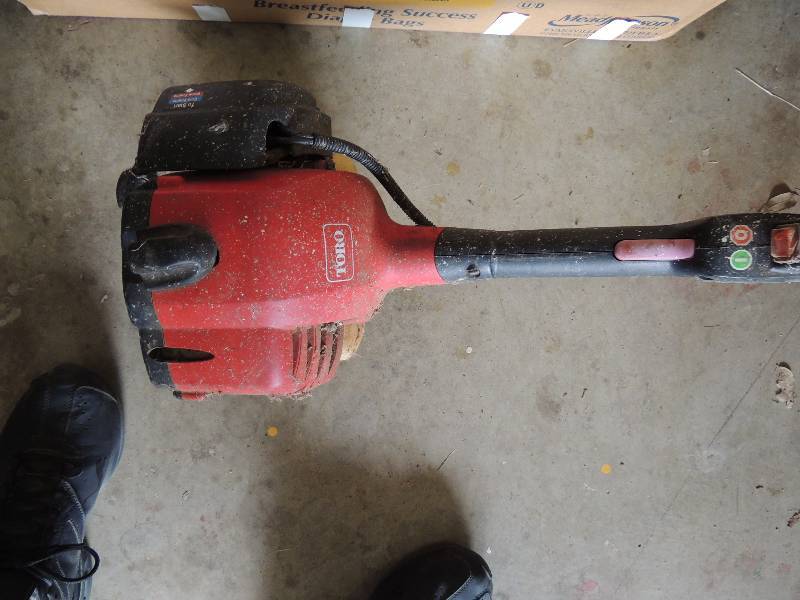 lot 184 image: Toro weedeater16, Black and Decker electric hedge trimmer