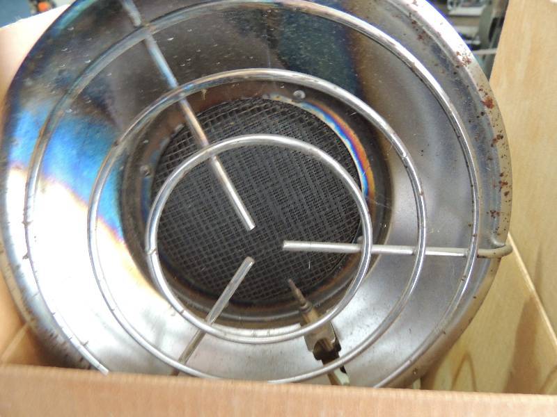 lot 198 image: Propane wind resistant single heater