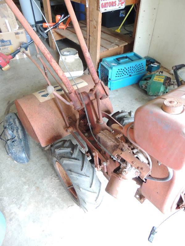 lot 208 image: VINTAGE Troy Bilt Tiller 5 hp