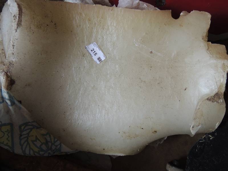 lot 215 image: Block molding wax apex. 15 lbs.