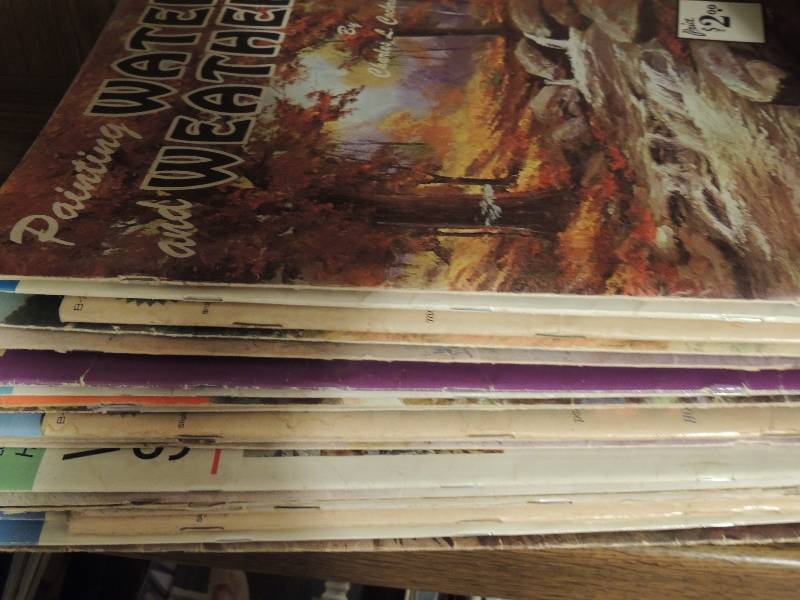 lot 240 image: 25 paperback art books