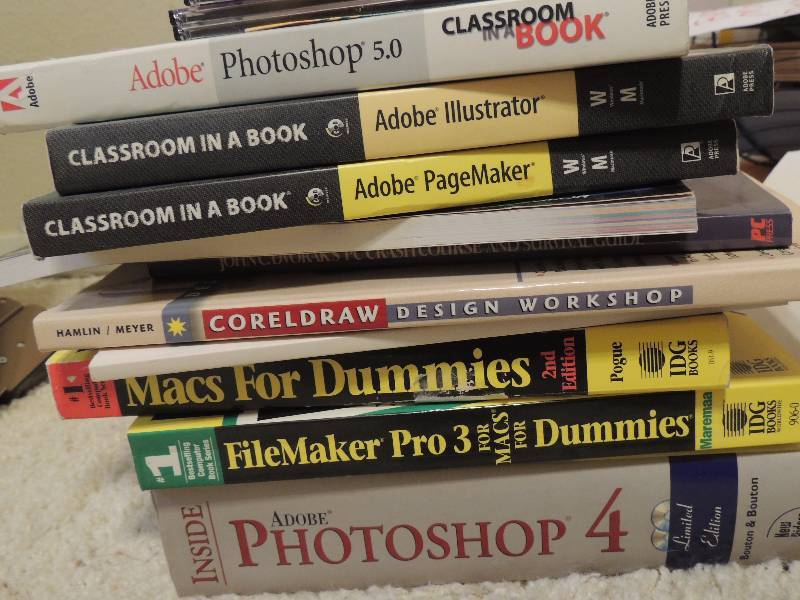 lot 271 image: Computer Software books - ADOBE  PHOTOSHOP, ADOBE ILLISTRATER CALSSROOM IN A BOOK, COREL DRAW, ND MORE