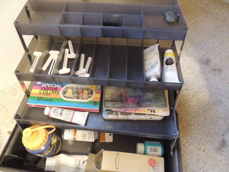 lot 265 image: Art bin with 12 watercolor sets and more