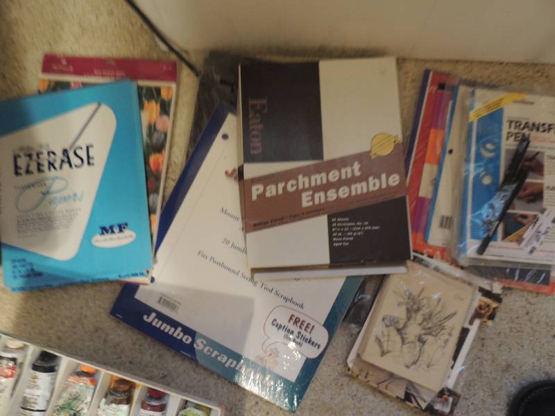 lot 263 image: Transfer pen w5 sq. ft. of transfer paper x 5 and other assorted papers