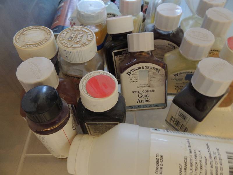 lot 251 image: Painters lot of mediums-masking fluid, alkyd lite, handcleaner, gum Arabic, gum spirits, linseed oil , etc.