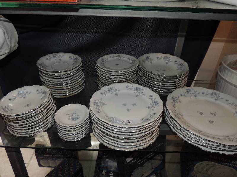 lot 96 image: Johann Haviland Bavarion German china  Garland- Gravy boat, 5 serving plates, 10 small plates S&P shakers, 10 small bowls,14 plates 13 tea plates, 10 saucers, 10 BUTTER PATCOASTERS