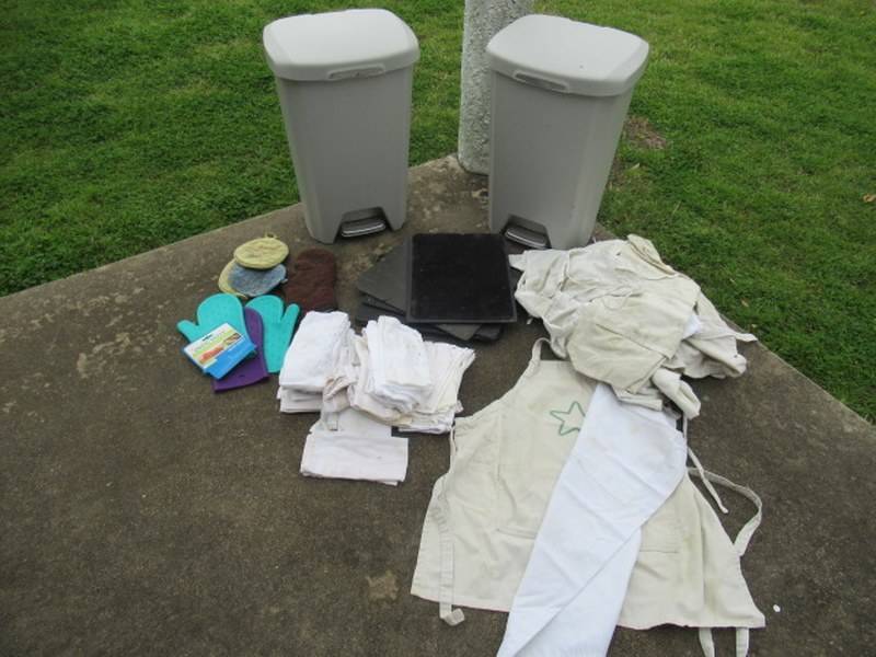 lot 56 image: ASSORTED KITCHENWARE