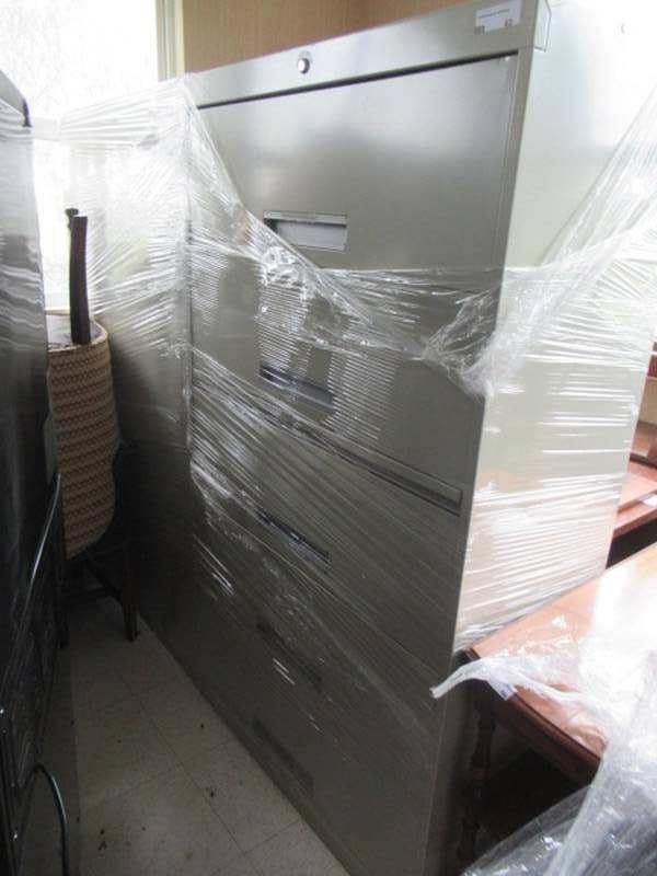 lot 63 image: METAL 4  DRAWER FILING CABINET