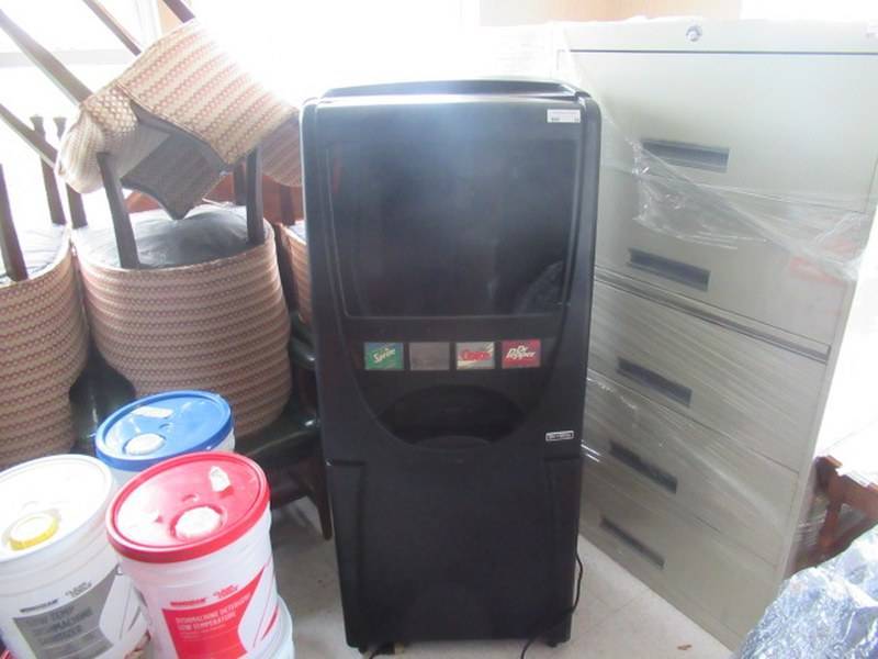 lot 64 image: SKYBOX SOFT DRINK DISPENSER
