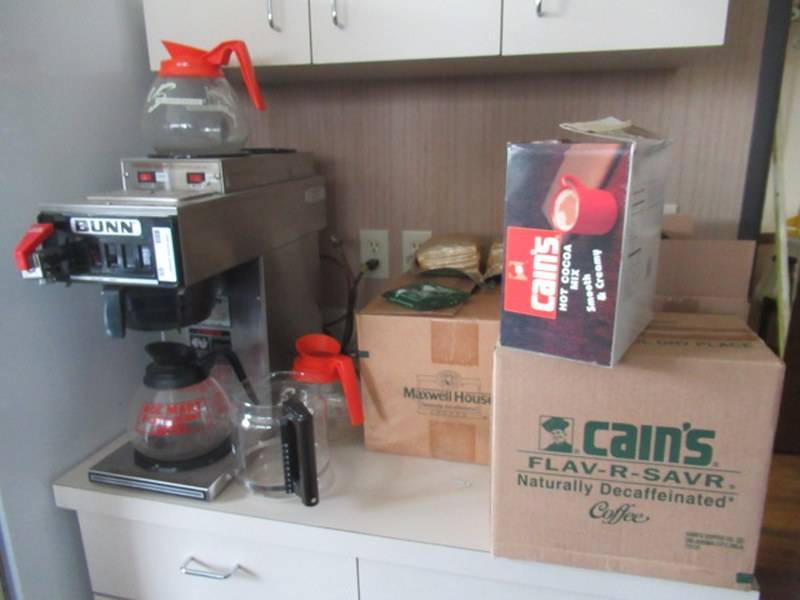 lot 65 image: COMMERCIAL COFFEE DISPENSER