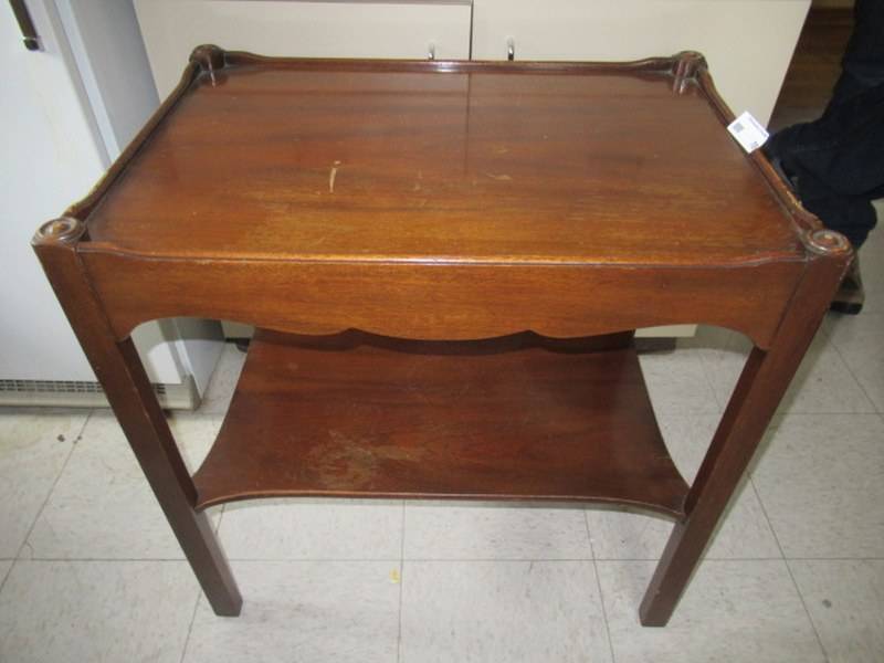 lot 70 image: ANTIQUE OR VINTAGE SIDE TABLEEND TABLE
