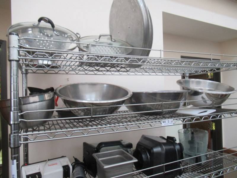 lot 85 image: STAINLESS STEEL BOWLS, STRAINERS AND MORE TOP 3 SHELVES