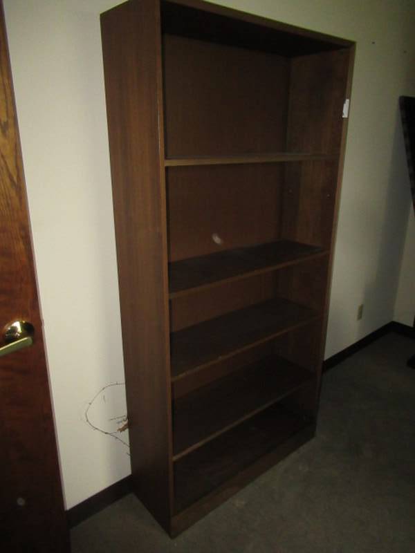 lot 98 image: WOODEN BOOK SHELF