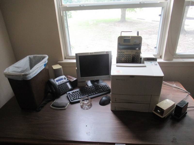 lot 104 image: OFFICE LOT