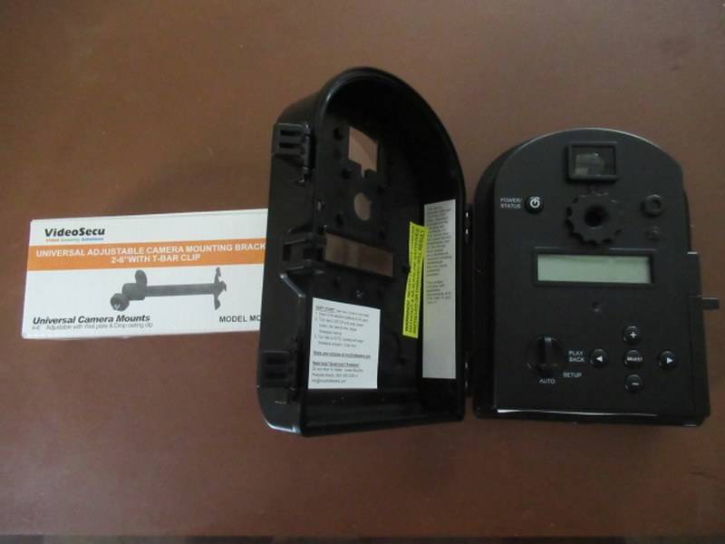 lot 100 image: GAME CAMERA