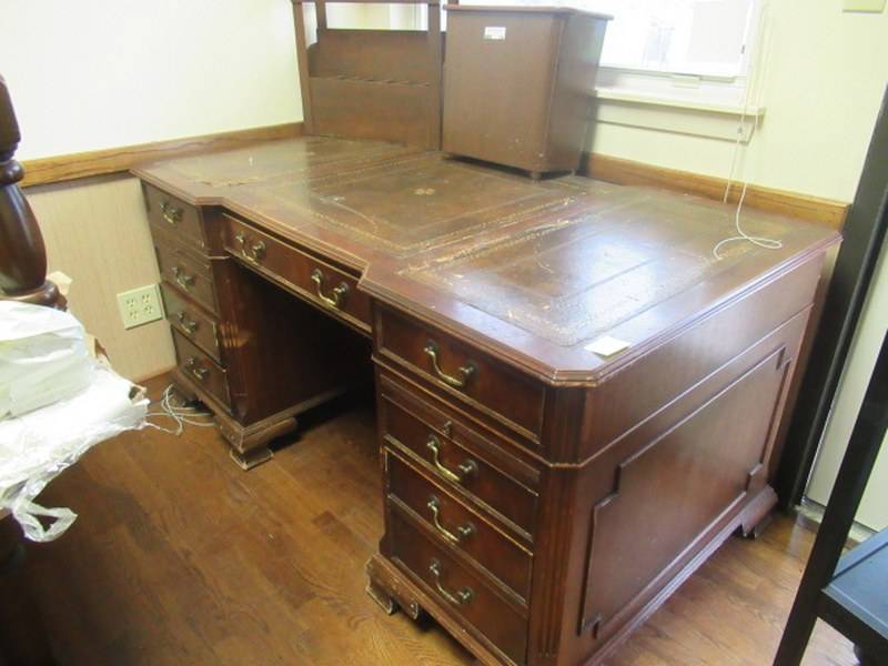lot 129 image: ANTIQUE WOODEN DESK