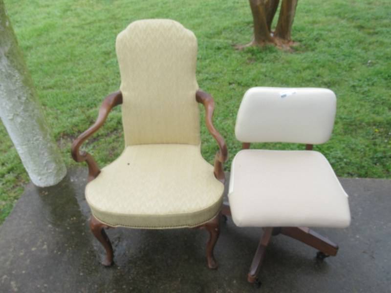 lot 145 image: VINTAGE CHAIRS