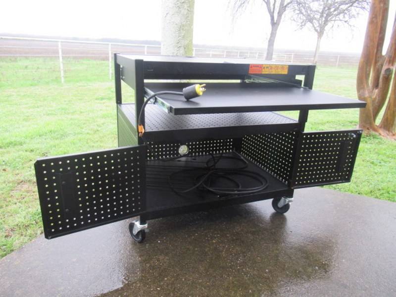 lot 148 image: METAL PROJECTOR CART