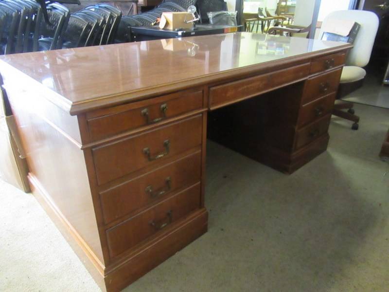 lot 162 image: WOODEN OFFICE DESK SET