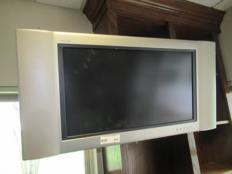 lot 164 image: FLAT SCREEN